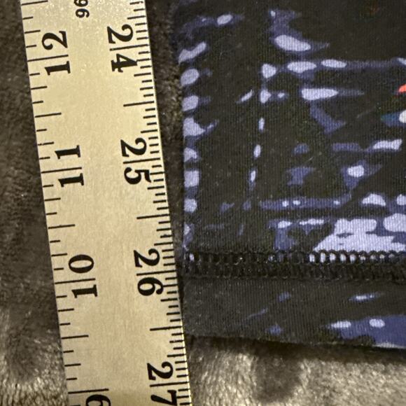 Old Navy Active Go Dry Abstract Print Compression Leggings (15% Spandex) LARGE - Picture 3 of 11